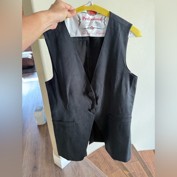 Reformation Black Vest Size Medium - Picture 3 of 3